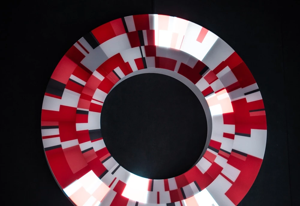 Red & White rings on black background